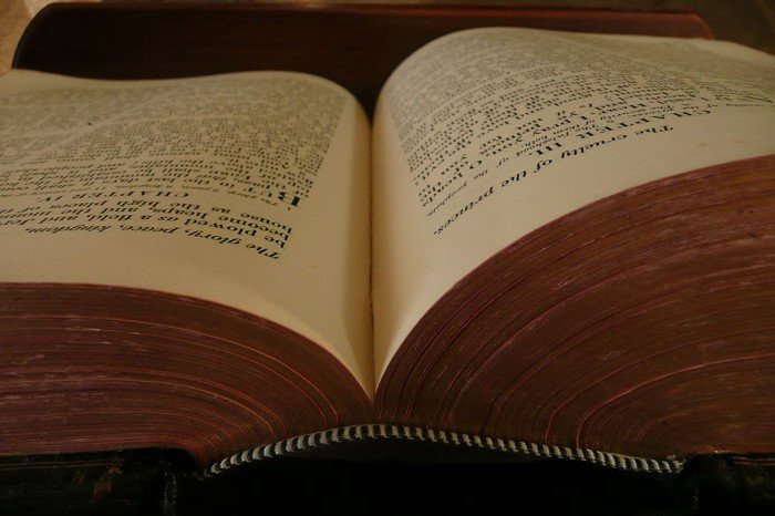Aufgeschlagene Bibel